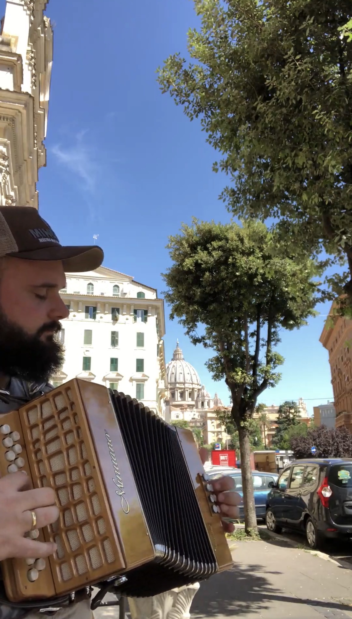 Saimon Stival tocando gaita na Itália